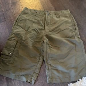 BURTON: shorts size 30, hunter green